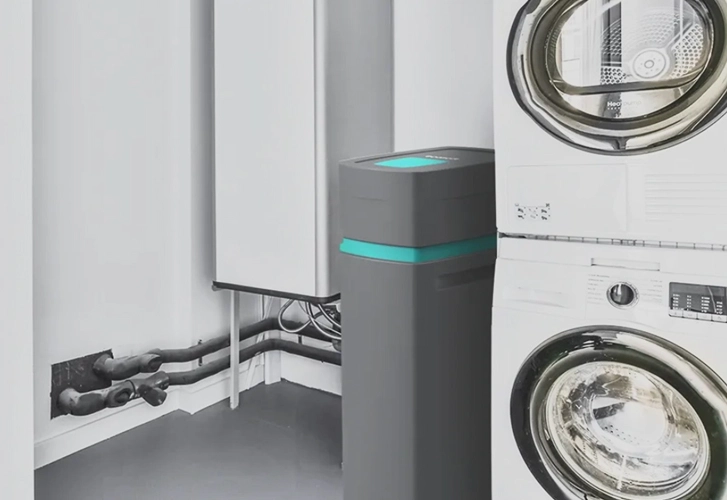 Priestorovo úsporný zmäkčovač Anthracite Azure 250